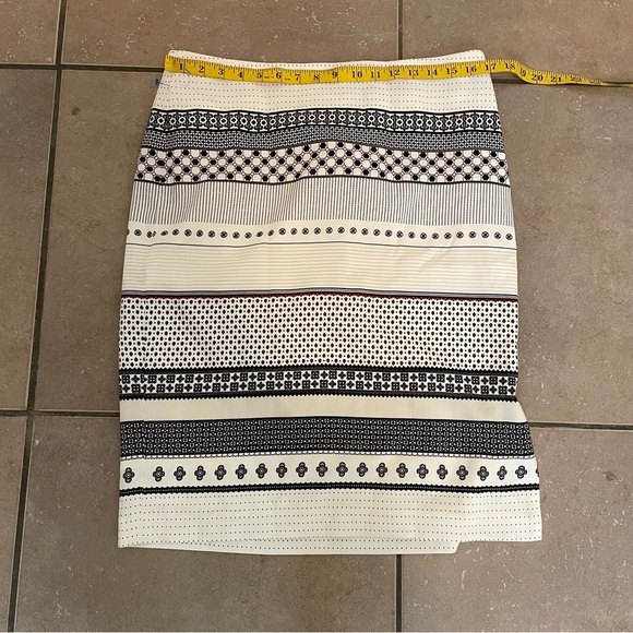 NEW Ann Taylor Multi Striped Pattern Pencil Skirt Size 10 Lined Side Zip & Slit - Picture 6 of 7
